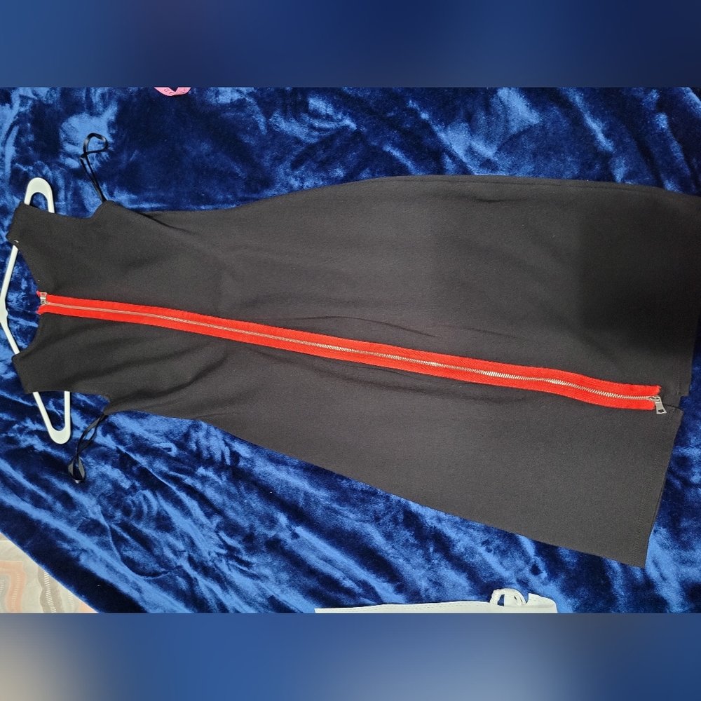 Maggy London Black pencil dress Size 2 red zipper